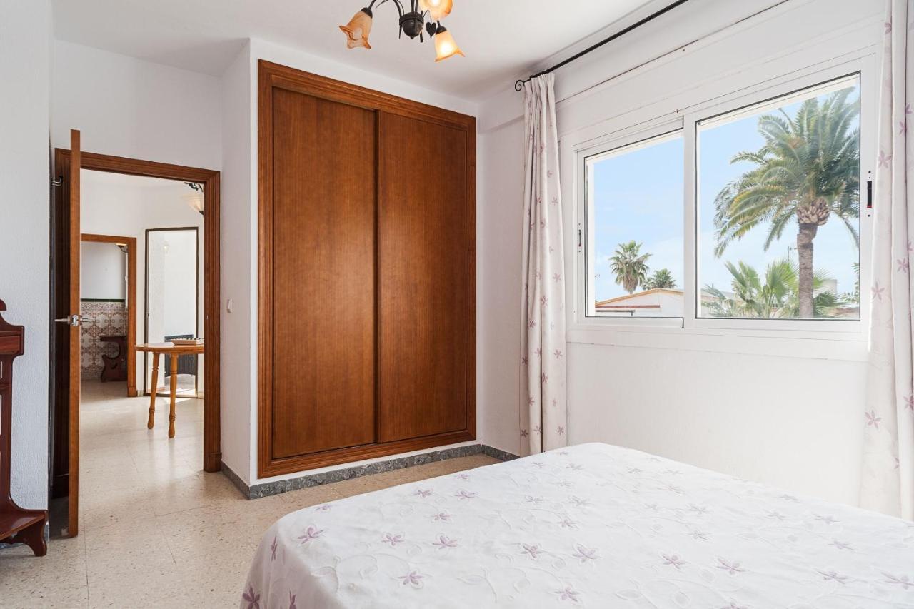 Apartamento Junto A La Playa En El Centro Conil De La Frontera Luaran gambar